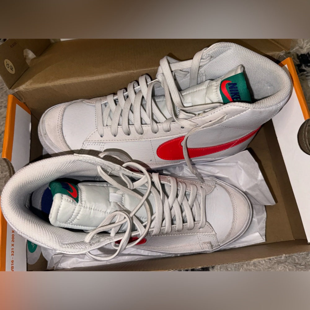 Girls Nike Blazers grade school 7